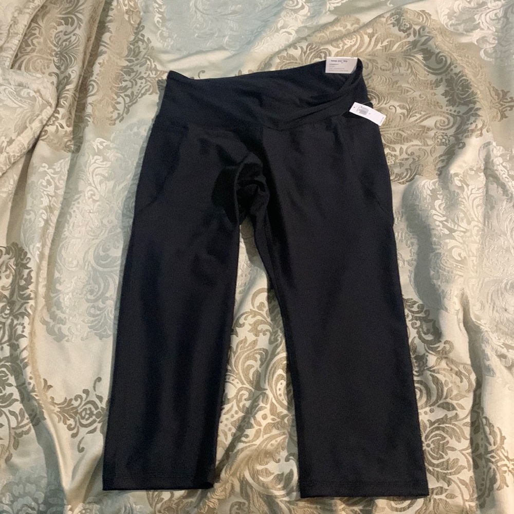 Old Navy High Rise Crop Leggings